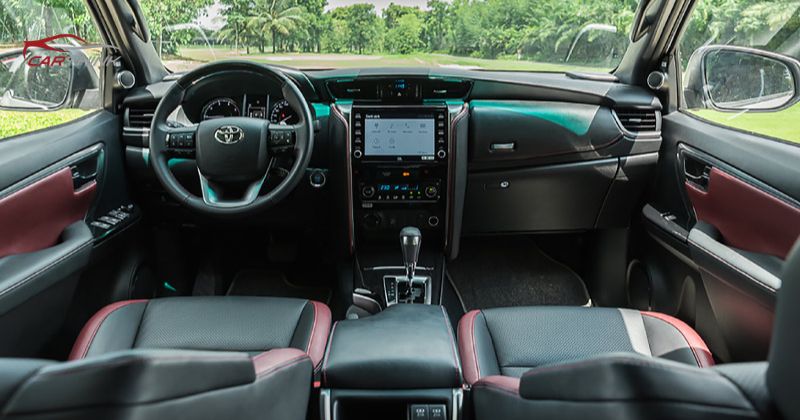 Đánh giá review tổng quan về Fortuner 2025 và các dòng máy khác nhau 9 nội thất và tiện nghi xe Toyota Fortuner 2025